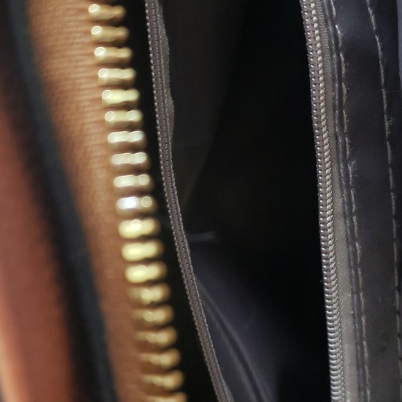 Alligator Style Leather Purse - Picture 8 of 16